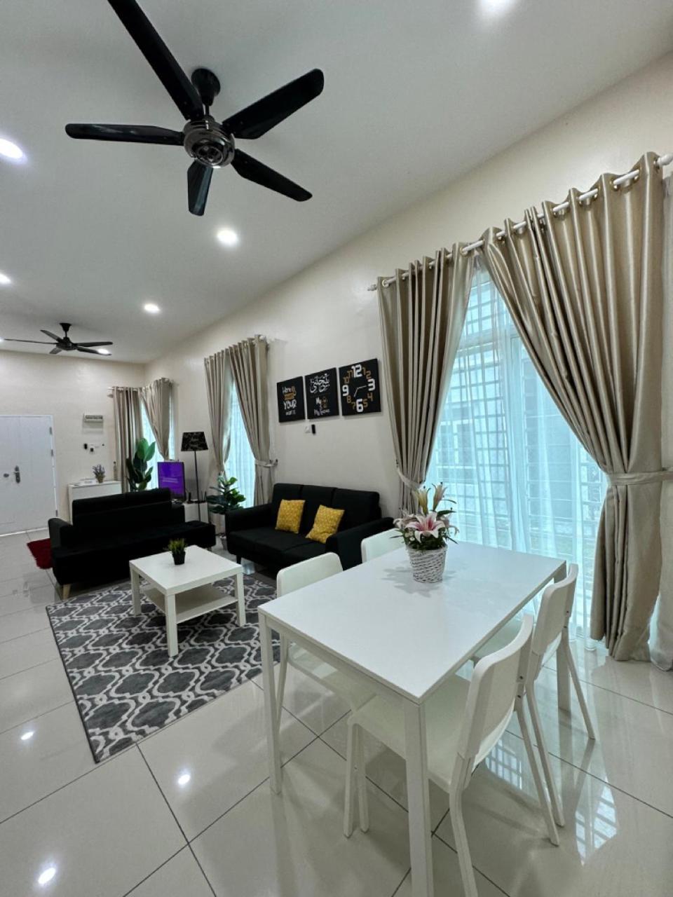 Rumahku Homestay, Taman Jasin Perdana Luaran gambar
